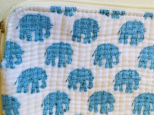 Funda protectora ecológica hecha a mano de algodón con estampado Floral de bloque de mano para MacBook y portátiles - Product Image 5