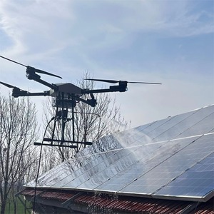 Sistema de Limpieza UAV para Grandes Instalaciones Industriales como Tanques de Petróleo y Torres de Refrigeración con Boquilla de Vapor para Manchas de Aceite - Product Image 3