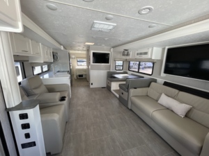 2020-2023 2022 Used Coachmens RV Mirada 35OS MotorHome Class A with Toilet Bathroom Spacious Interiors Export Worldwide - Product Image 5