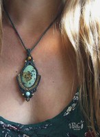 Einzigartiges Design verstellbare Labradorit-Makramee-Choker-Halskette, die kleine Messing perlen findet, die in Indien hergestellt werden Halskette für Neujahrs geschenk
