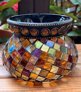 Porte-bougie et bougeoirs en mosaïque de verre faits à la main avec des bordures dorées pour la décoration de la maison pendant les occasions de Diwali - Product Image 5