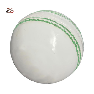 Pelota de cuero de cricket blanca importada, la mejor pelota dura de entrenamiento deportivo en Pakistán - Product Image 6