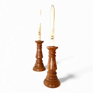 Candelabros Altos de Madera Esculpida con Diseño de Copa Elevada y Acabado Pulido Suave para un Estilo Elegante del Hogar - Product Image 5