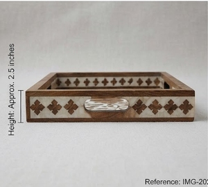 Plateau décoratif rectangulaire en bois de style bohème pour mariage, motif floral incrusté d'os, design traditionnel avec poignée pour présentation sur table - Product Image 2