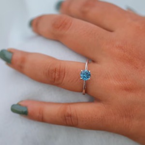 แหวนโทแพซสีน้ำเงินสไตล์ลอนดอน2025 14K Gold Vermeil Solitaire แหวนหกเหลี่ยม7x7mm December birthstone เครื่องประดับการหมั้นที่ดีสำหรับผู้หญิง - Product Image 4