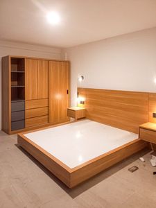 Luxury Solid Wood <b>Platform</b> <b>Bed</b> <b>Frame</b> Modern Minimalist Wooden <b>Bed</b> Base for Hotel Bedroom Furniture - Product Image 1