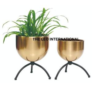 Juego de 3 Macetas Decorativas de Metal para Jardín Interior y Exterior, Acabado en Dorado y Gris - Product Image 2