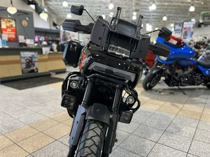Motocicleta Deportiva de Turismo RA1250LS 1250 Limited de Alto Rendimiento, Nueva, Eficiente en Consumo de Combustible, Ideal para Desplazamientos Urbanos, con Depósito - Product Image 1