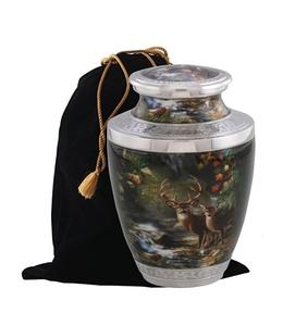 Venta caliente Urnas de cremación Urna de metal de latón hecha a mano personalizada para cenizas humanas Suministros funerarios Urna de cremación de metal - Product Image 1