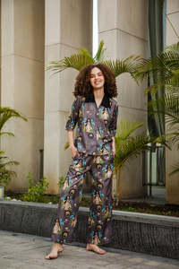 Pyjama en coton indien décontracté pour femmes avec imprimé floral, tissu doux, écologique et à séchage rapide - Product Image 4