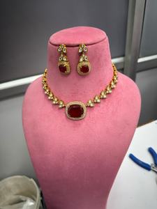 Conjunto de Collar Tradicional Indio de Primera Calidad, Estilo Minimalista, Complementa Todos los Atuendos, Perfecto para Fiestas y Bodas - Product Image 2