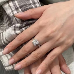 Anillo de compromiso de diamante cultivado en laboratorio E VS1 de corte princesa de 2 quilates estilo catedral 10K oro amarillo certificado IGI regalo para novias - Product Image 3