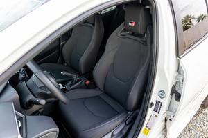 Toyota GR Corolla Core 2023 Usado Premium ~5,900 Millas, Transmisión Manual de 6 Velocidades - Product Image 5