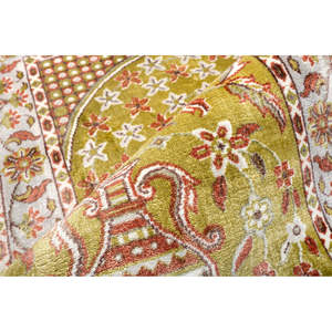 พรมละหมาดมุสลิมสีทองอ่อน พรีเมียม ลายดอกไม้ สี่เหลี่ยม ดีไซน์ทันสมัย ผลิตจากวิสโคสคุณภาพสูง น้ำหนักเบา พับเก็บได้ - Product Image 5