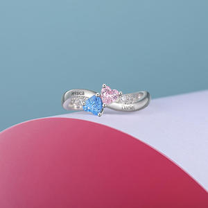 Bague personnalisée Jeulia à double cœur avec pierre de naissance et gravure, plaquée rhodium ou or rose - Product Image 6