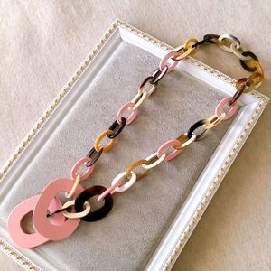 สร้อยคอฮอร์นเรซินคุณภาพพรีเมี่ยมสำหรับงานแต่งงานสไตล์โรแมนติกของคนรักมีหลายสี - Product Image 1