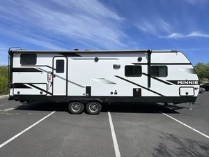 Remolque de Campamento Usado Winnebago M-i-n-n-i-e 2801BHS 2024 en Venta para Campamento y Viajes - Product Image 6