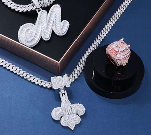 Ensemble de bijoux de luxe hip-hop en moissanite glacée avec pendentif et bague en forme de lettre pour hommes, au design audacieux et au style haut de gamme - Product Image 2