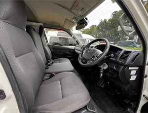 ขายรถตู้โตโยต้าไฮเอซ ปี 2019 ขับเคลื่อนสี่ล้อ เครื่องยนต์ดีเซลเทอร์โบ เกียร์อัตโนมัติ - Product Image 2