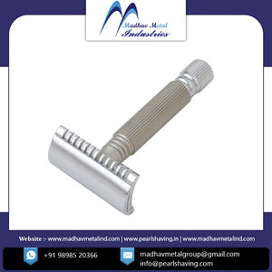 Rasoir de sécurité à prise facile de couleur argentée d'approvisionnement en vrac disponible à un prix raisonnable - Product Image 4