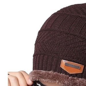 Gorros unisex cálidos y elegantes hechos de acrílico suave, perfectos para ropa de invierno, moda informal o marca promocional - Product Image 3