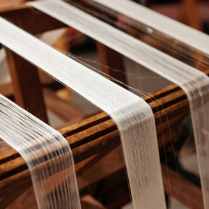 Fil de soie pure prix d'usine soie brute à faible teneur pour la broderie et la couture emballage personnalisé durable du fabricant du Vietnam - Product Image 1