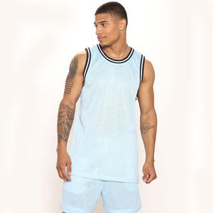 Ensemble d'entraînement décontracté Ensemble de t-shirts deux pièces Maillots de meilleure qualité pour hommes Vêtements de fitness Ensemble débardeurs et shorts unis - Product Image 1