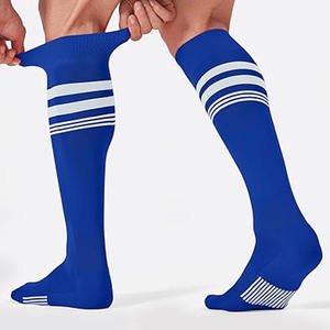 Chaussettes de sport mi-tube tricotées douces pour hommes et femmes Chaussettes de mode multicolores décontractées respirantes avec logo en bas pour la saison de printemps - Product Image 5