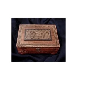 Boîte décorative en bois faite à la main de forme octogonale avec la conception sculptée à la main pour des bijoux de filles de femmes - Product Image 5