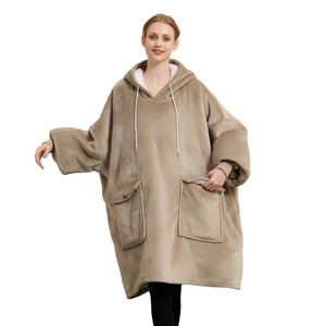 Couverture-sweat à capuche d'hiver avec manches, en polaire, surdimensionnée, super longue, pour femme, pyjama doux et chaud, couverture Sherpa pour adultes - Product Image 3