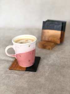 Ensemble de 4 sous-verres modernes en résine noire et bois de noyer Idéal pour les ustensiles de cuisine Hôtel Restaurant et Vaisselle Accessoire - Product Image 3