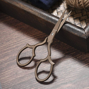 Tijeras Profesionales de Diseño Elegante, Herramienta de Aseo Duradera Hecha a Mano, Instrumento para el Cuidado de las Uñas, Tijeras Multiusos - Product Image 2