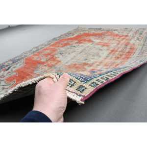 พรมตุรกีโบราณขนาดใหญ่ ลายปะติดสีแดง ทำจากขนสัตว์ ขนาด 56x8.7 ฟุต (172x266 ซม.)  ฐานรองทำจากยางพาราเป็นมิตรกับสิ่งแวดล้อม สไตล์ดั้งเดิม - Product Image 5