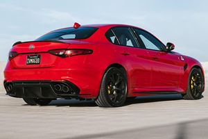 ALFA ROMEO GIULIA QUADRIFOGLIO 2018 USADO, Volante a la Izquierda/Derecha - Product Image 3