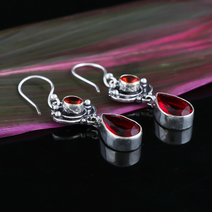 925ต่างหูเงินสเตอร์ลิงพร้อมพลอยโกเมนสีแดงทำด้วยมือสไตล์โบฮีเมียนเก๋ไก๋ดีไซน์แบบห้อยสำหรับผู้หญิง - Product Image 2