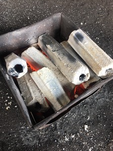 ถ่านขี้เลื่อยระดับพรีเมี่ยมโดย bimwood ไร้กลิ่นไม่มีการระเบิดเผานาน - Product Image 3