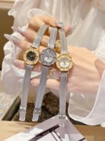 Jam Tangan Link Bracelet Gaya Italia Terlaris, Jam Quartz Model Terbaru untuk Pria dan Wanita, Warna Emas dan Putih, Jam Tangan dengan Pesona Italia