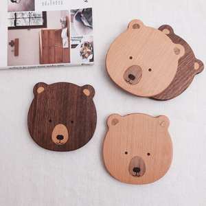 Dessous de verre en bois de dessin animé mignon ours sous-verre Offre Spéciale naturel de haute qualité maison Bar décoration sous-verre pour fournisseur de tasse 2023 - Product Image 1