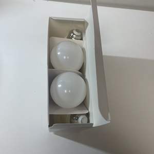 4x Dimmable A19 E26 LED RGBW ampoules intelligentes 2700-6500K capteur de changement de couleur aluminium plastique AC DC projecteur E14/E27 - Product Image 3