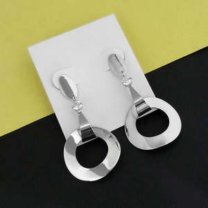 Pendientes colgantes chapados en plata de moda Urthn 1310673A colgantes con patrón de bola para bodas, fiestas o regalos - Product Image 1
