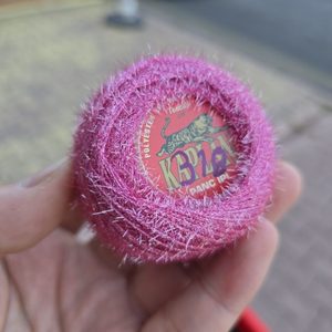 Tiger Punch 318 hilo de bordado decorativo para encaje de ganchillo y artesanías hilo de fibra sintética duradero brillante - Product Image 1