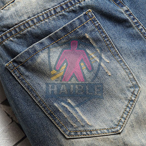 กางเกงยีนส์ขาสั้นลำลองผู้ชายแบบขายส่ง เป็นมิตรกับสิ่งแวดล้อม ระบายอากาศได้ดี บริการ OEM คุณภาพสูง ปรับแต่งได้ตามต้องการ MOQ ต่ำ - Product Image 4