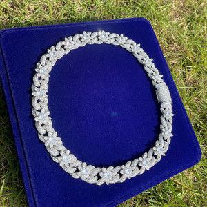 สร้อยคอแบบฮิปฮอปทรงดอกทานตะวันประดับเพชรโมอิสซาไนต์ ชุบทองคำ 24K และเงินแท้ 925  พร้อมใบรับรอง IGI สำหรับทุกเพศ - Product Image 6