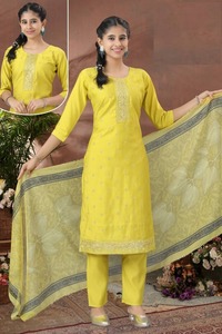 Conjuntos de algodón al por mayor de Anarkali Kurta con bordado a granel, Ropa Étnica asequible Premium asequible para mujeres y niñas - Product Image 4