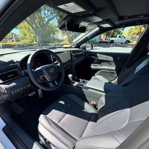 ข้อเสนอสุดคุ้มสำหรับรถยนต์ Camry XLE Sedan ปี 2025 ไมล์น้อย - Product Image 5