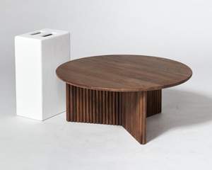Table basse Micheel en teck massif avec finition brune pour une utilisation en intérieur et en extérieur - Product Image 5