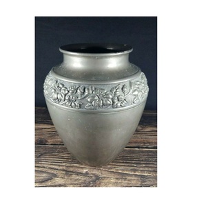 Nouveau vase à fleurs décoratif en aluminium doré de style élégant pour la décoration intérieure - Product Image 6