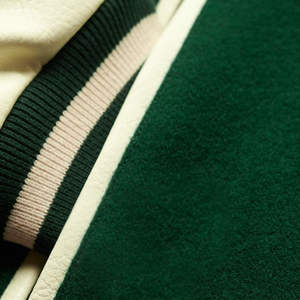 Chaqueta de Béisbol Clásica de Corte Ajustado, 100% Algodón, Detalle de Piel de Oveja, Dos Bolsillos Laterales Delanteros, Forro de Seda de Secado Rápido - Product Image 5