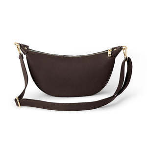 Sac à bandoulière en cuir artisanal italien de grande taille en forme de croissant - PS590 - Product Image 1