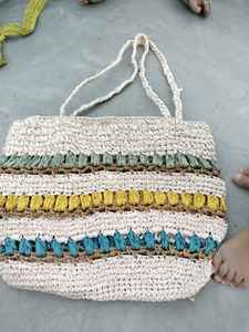 Sacs à bandoulière en coton macramé personnalisés de couleurs rouge, blanc et bleu adaptés à la revente par les magasins d'accessoires de mode - Product Image 5